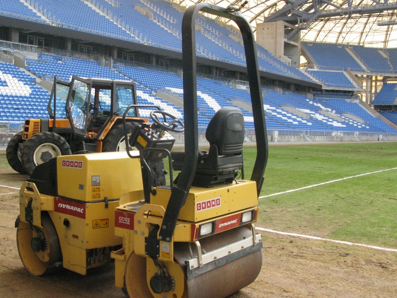 Wymiana murawy - marcowa  - Adam Michalkiewicz