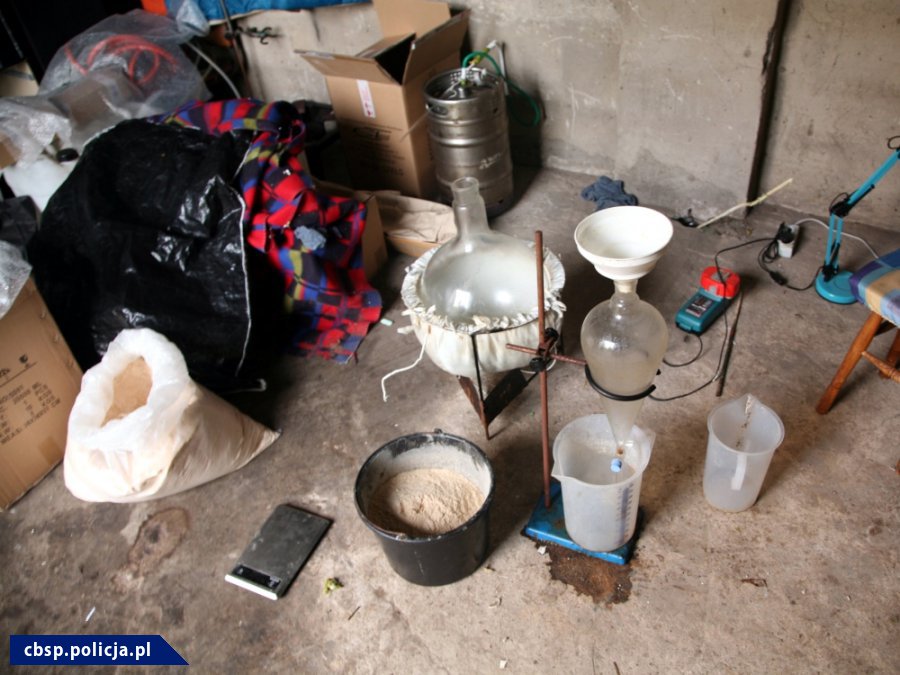 fabryka amfetaminy mycielin - Centralne Biuro Śledcze Policji