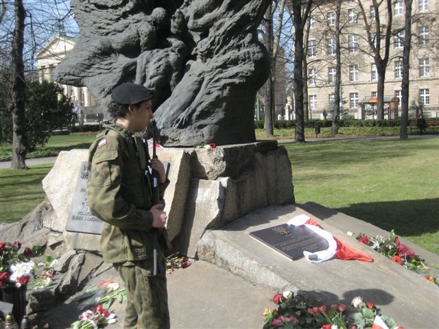 Odsłonięcie tablicy Smoleńsk 2011 - Magda Konieczna