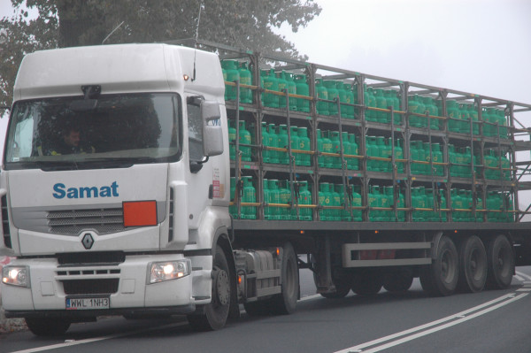 gaz w butlach transport - TomFoto