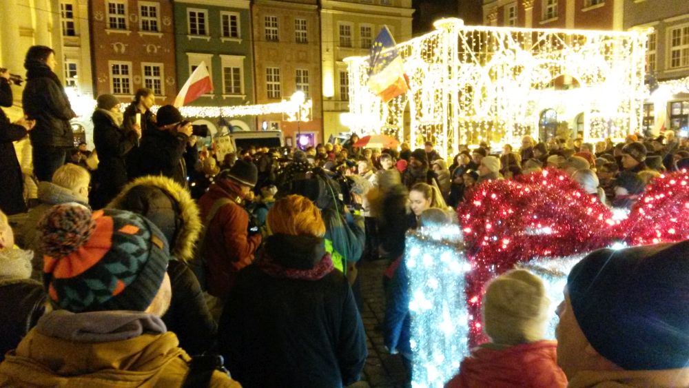 łańcuch światła - Jacek Butlewski