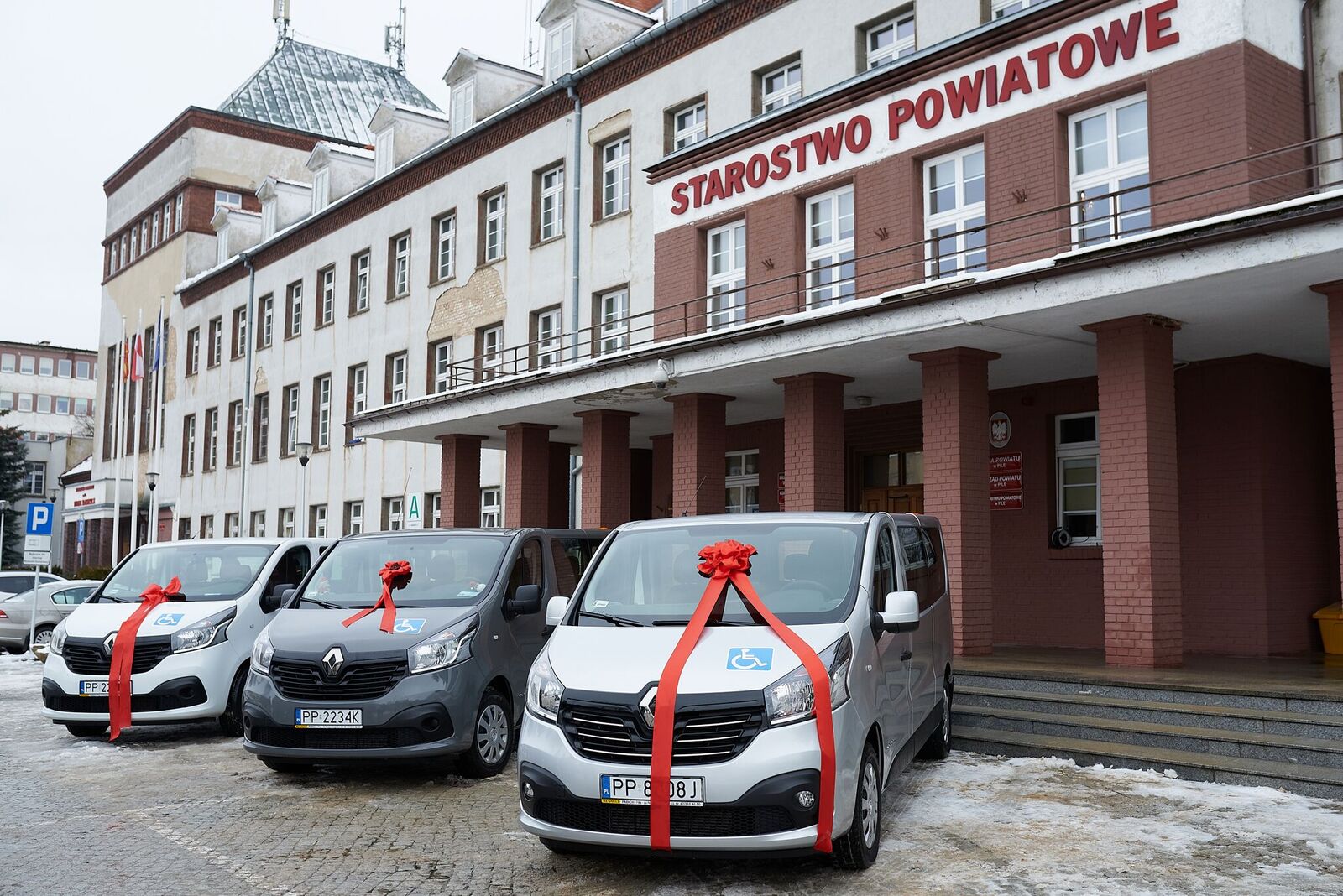 Nowe samochody dla Domu Pomocy Społecznej Radio Poznań