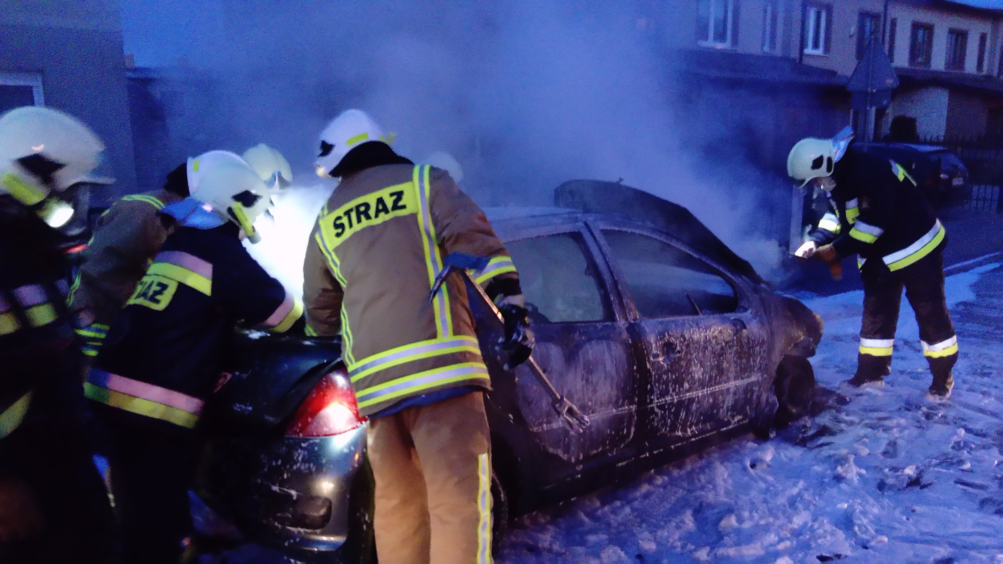 płonące auto - OSP Kwiatowe