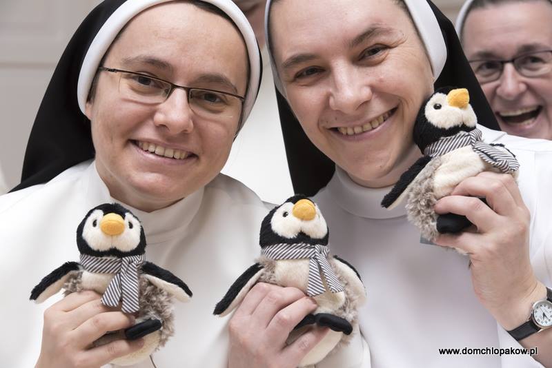 broniszewice siostry pingwiny - Dom Chłopaków w Broniszewicach