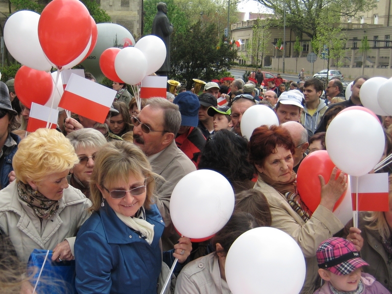 Największy mazurek na Dzień Flagi - Adam Sołtysiak