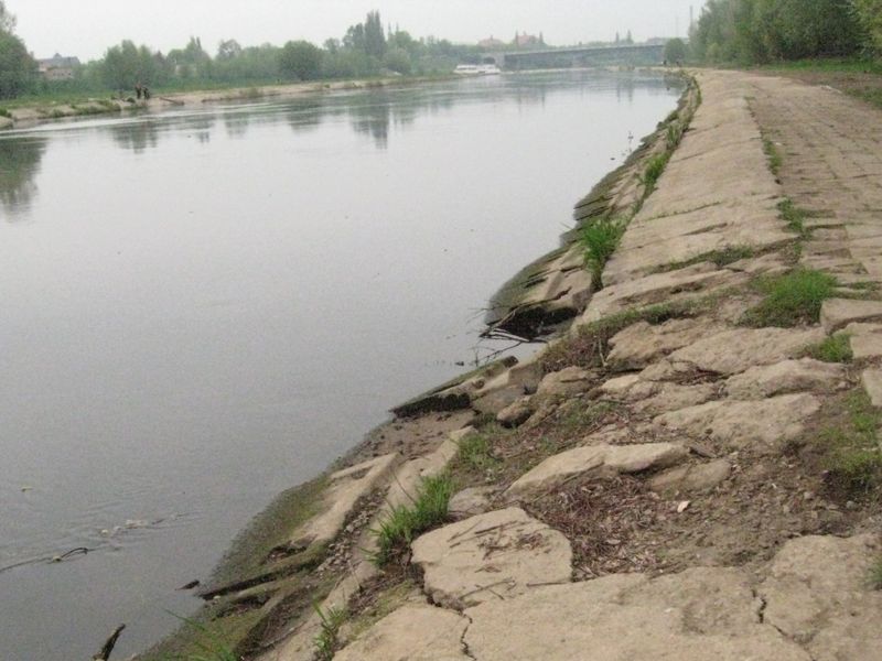 Brzeg Warty - zniszczony przez powódź - Szymon Mazur