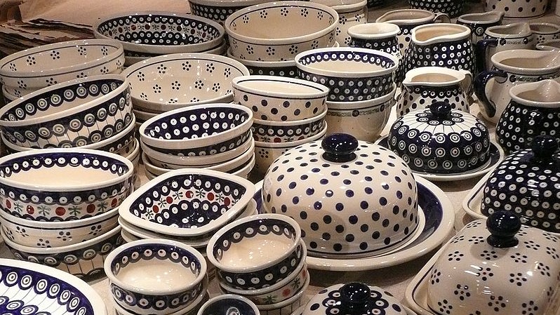 ceramika naczynia talerze bolesławiec - CC: Wikimedia Commons: 4028mdk09 