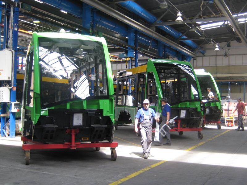 Tramino - w hali montażowej - Adam Sołtysiak