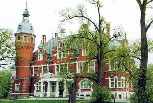 Pałac w Zakrzewie - UAM