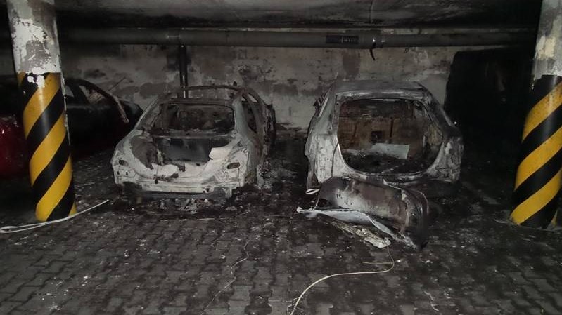 piła podpalenie aut sprawa gangsterska - Szwed OSP Szydłowo