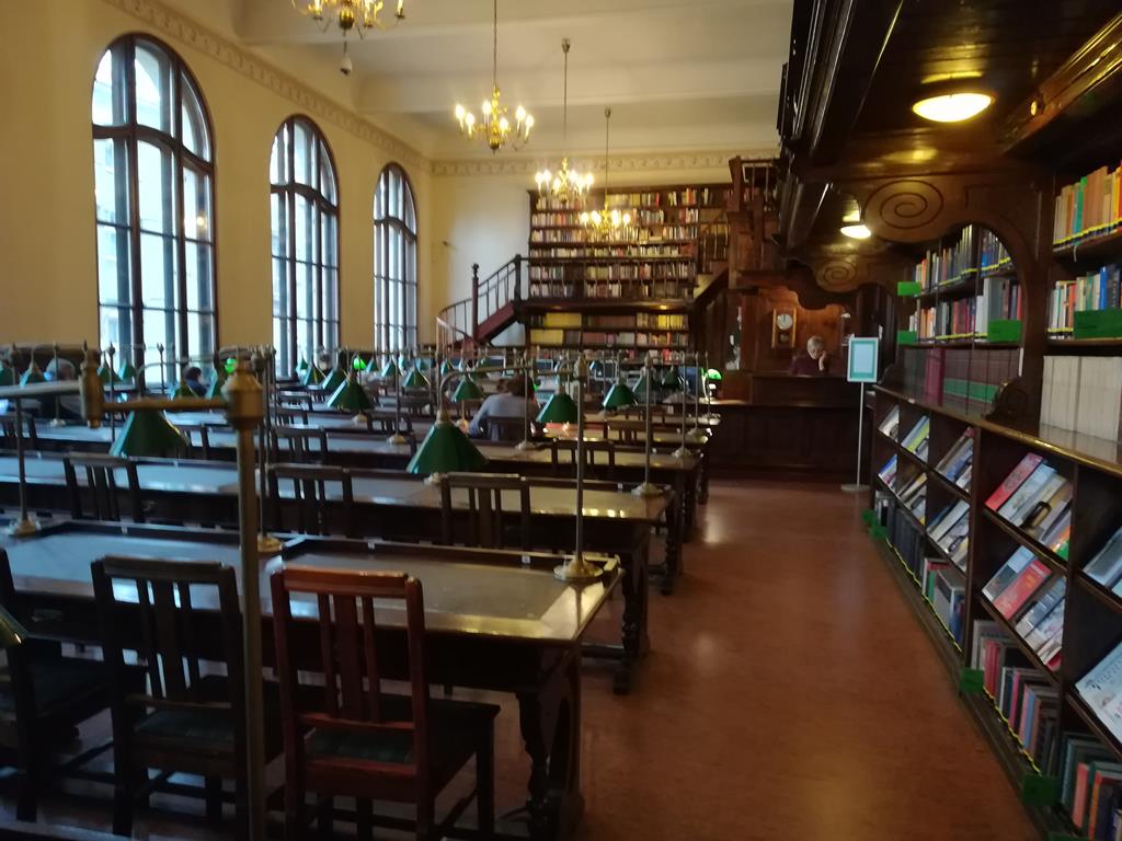 stare księgi na uam biblioteka - Sandra Soluk