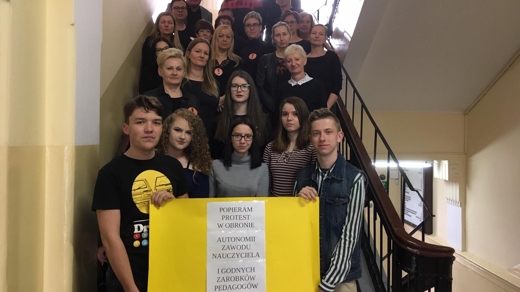 uczniowie nauczyciele strajk gniezno - Rafał Muniak