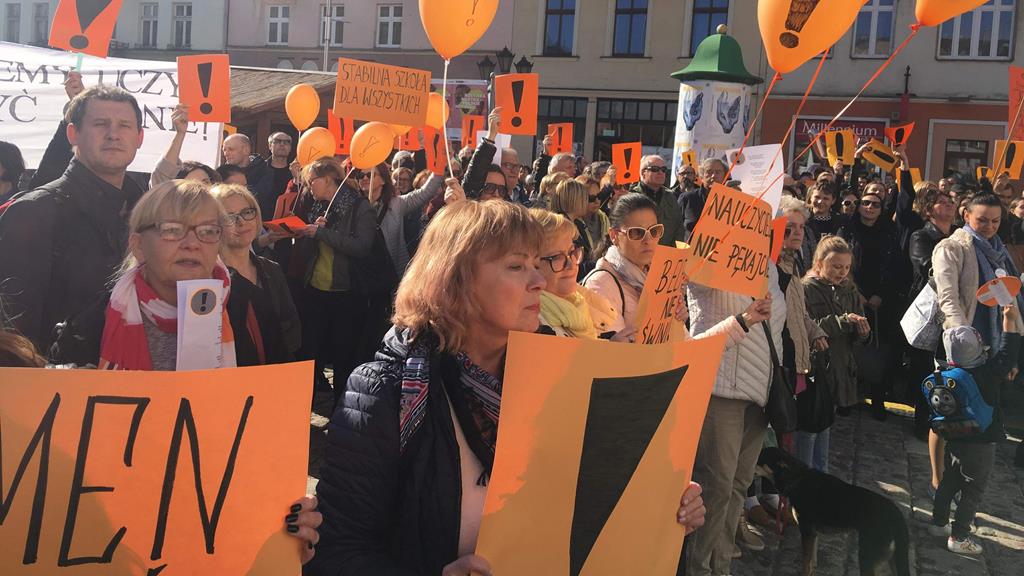 Kalisz poparcie dla strajku nauczycieli  - Danuta Synkiewicz