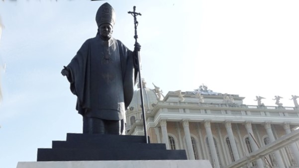 pomnik jana pawła ii licheń - Sławomir Zasadzki