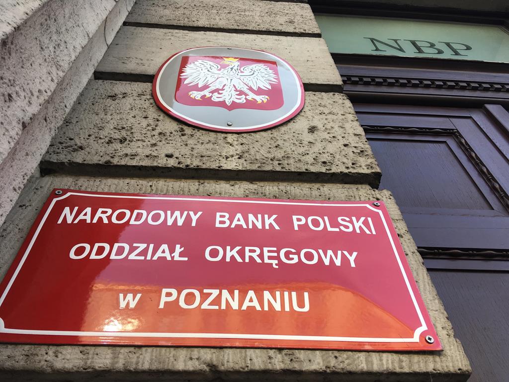 moneta z flagą polski narodowy bank polski - Jacek Butlewski