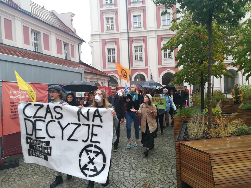 strajk dla klimatu pod urzędem poznań - Krzysztof Polasik