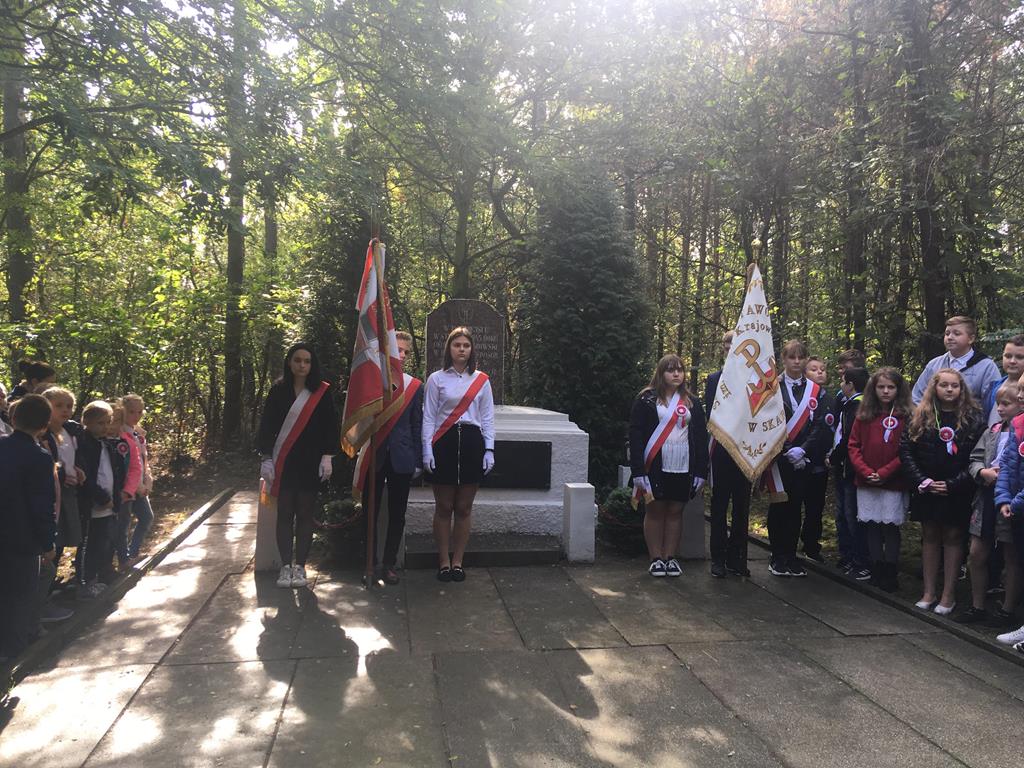 W Lesie Skarszewskim pod Kaliszem uczczono pamięć pomordowanych żołnierzy AK - Danuta Synkiewicz
