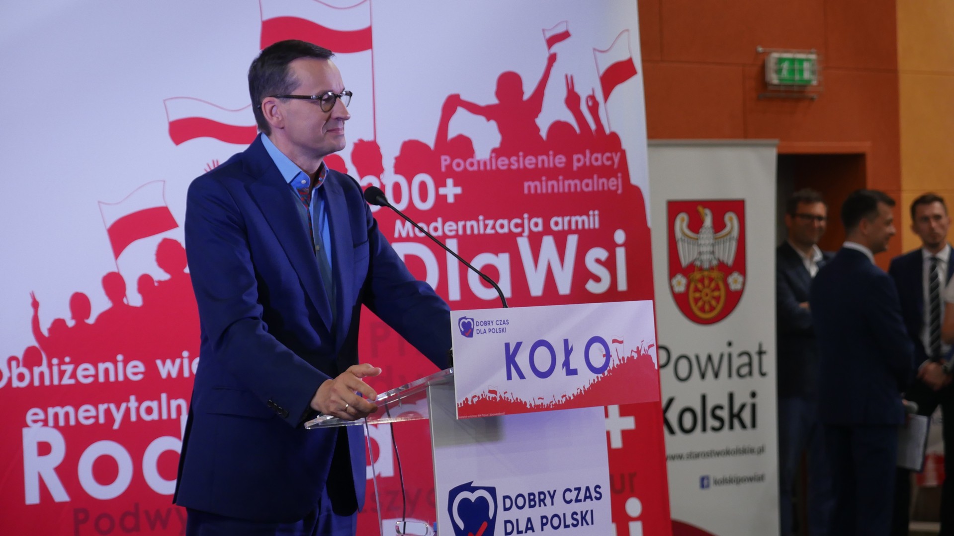 premier Morawiecki koło - Sławomir Zasadzki