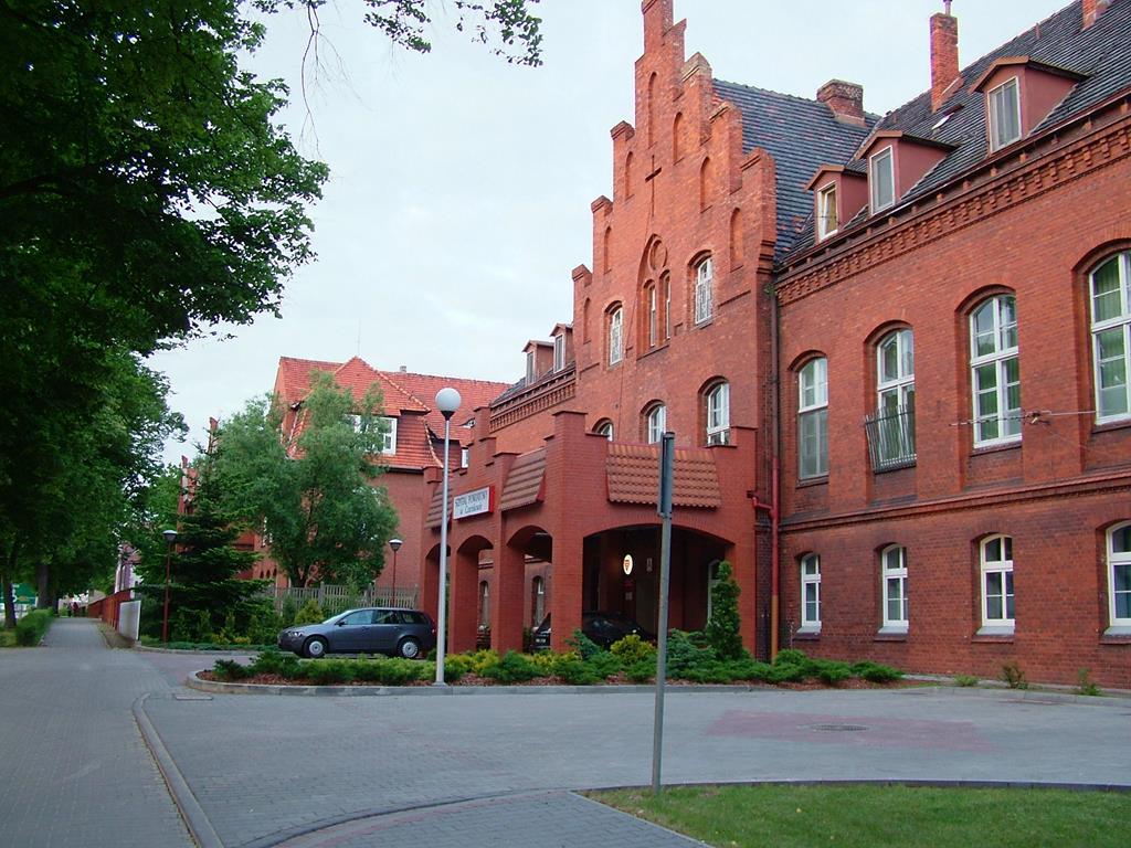 szpital czarnków - wikipedia.org