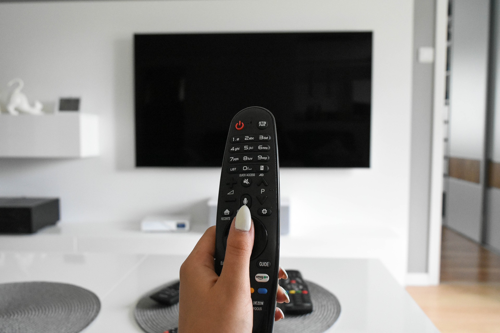telewizor oglądanie tv - Pixabay