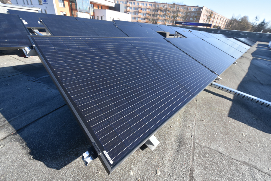 panele słoneczne fotowoltaika słoneczne dachy - Wojtek Wardejn
