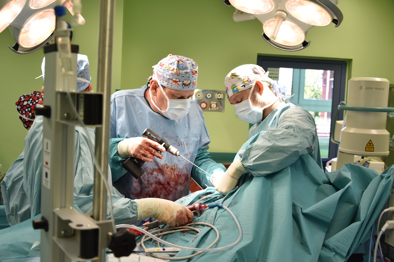 operacja implant szpital imienia degi chirurgia chirurg - Szpital im. Degi w Poznaniu