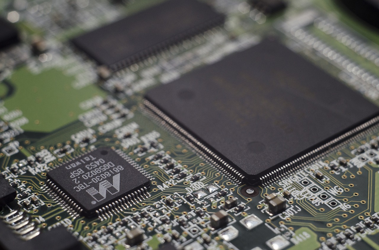 chip układ scalony elektronika - Pixabay