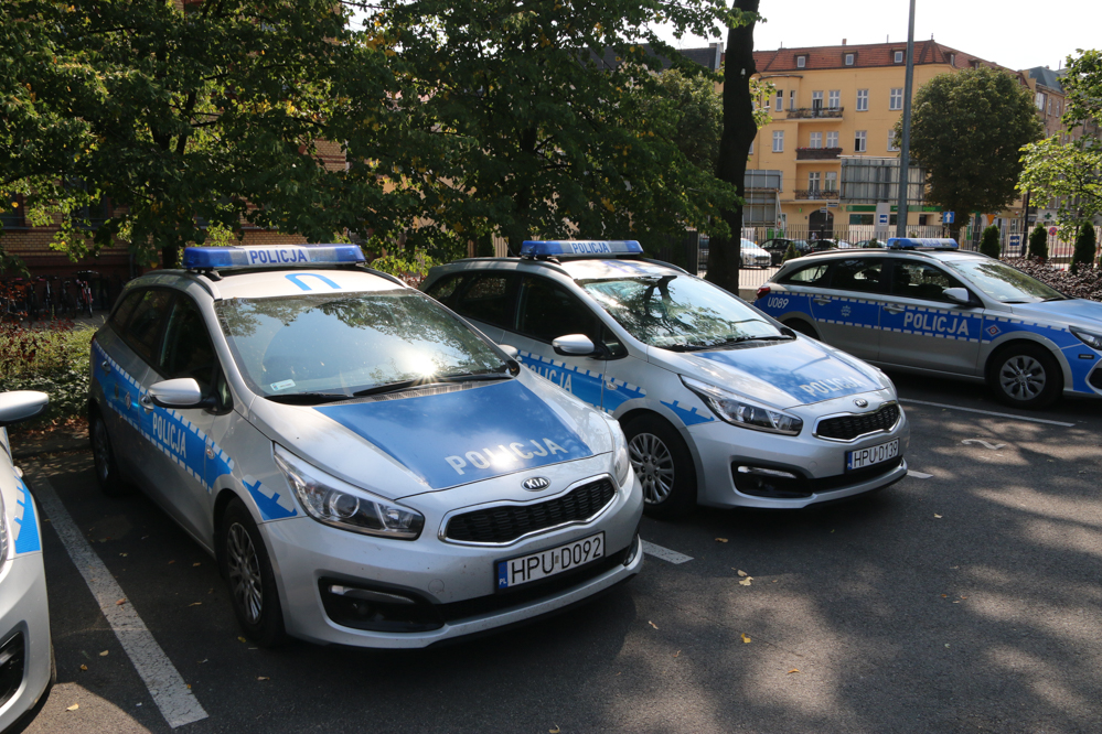 policja detal alarm znak - Leon Bielewicz - Radio Poznań