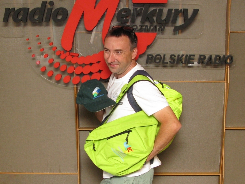 Sławek Bajew z nagrodami-prezentami - Szymon Mazur