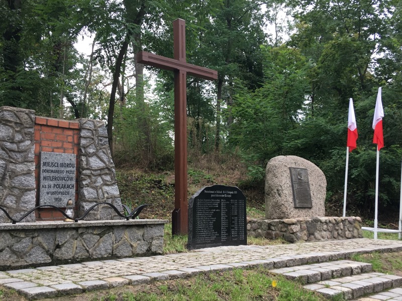 pomnik ku czci 24 pomordowanych przez Niemców Polaków na Dalkach - Rafał Muniak