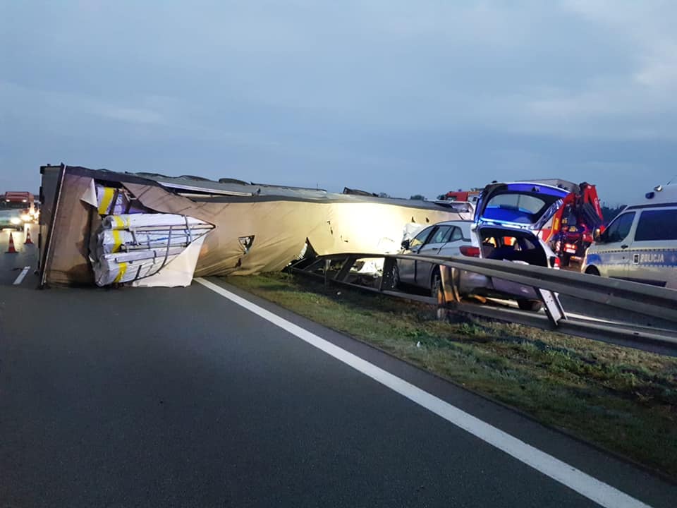 wypadek a2 ciężarówka - Komenda Miejska Policji w Poznaniu
