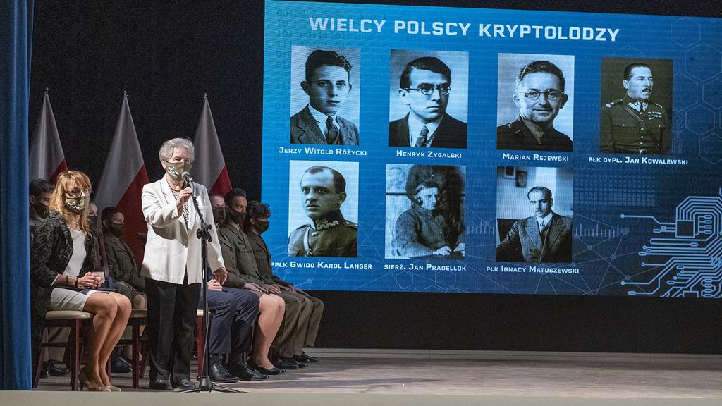 Wojskowe LO w Warszawie  - https://www.gov.pl/web/obrona-narodowa