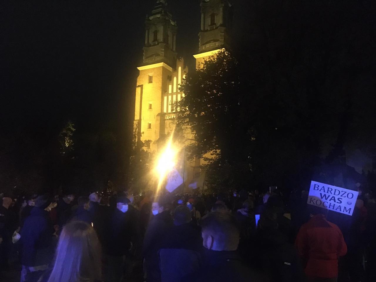 protest obrona pomnika jp2 ostrów tumski - Jacek Butlewski - Radio Poznań
