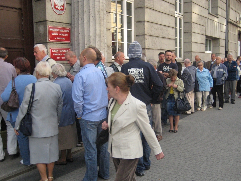 Kolejka przed NBP - monety - Jacek Butlewski