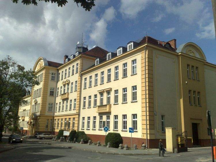 szpital rawicz  - Powiat Rawicki 
