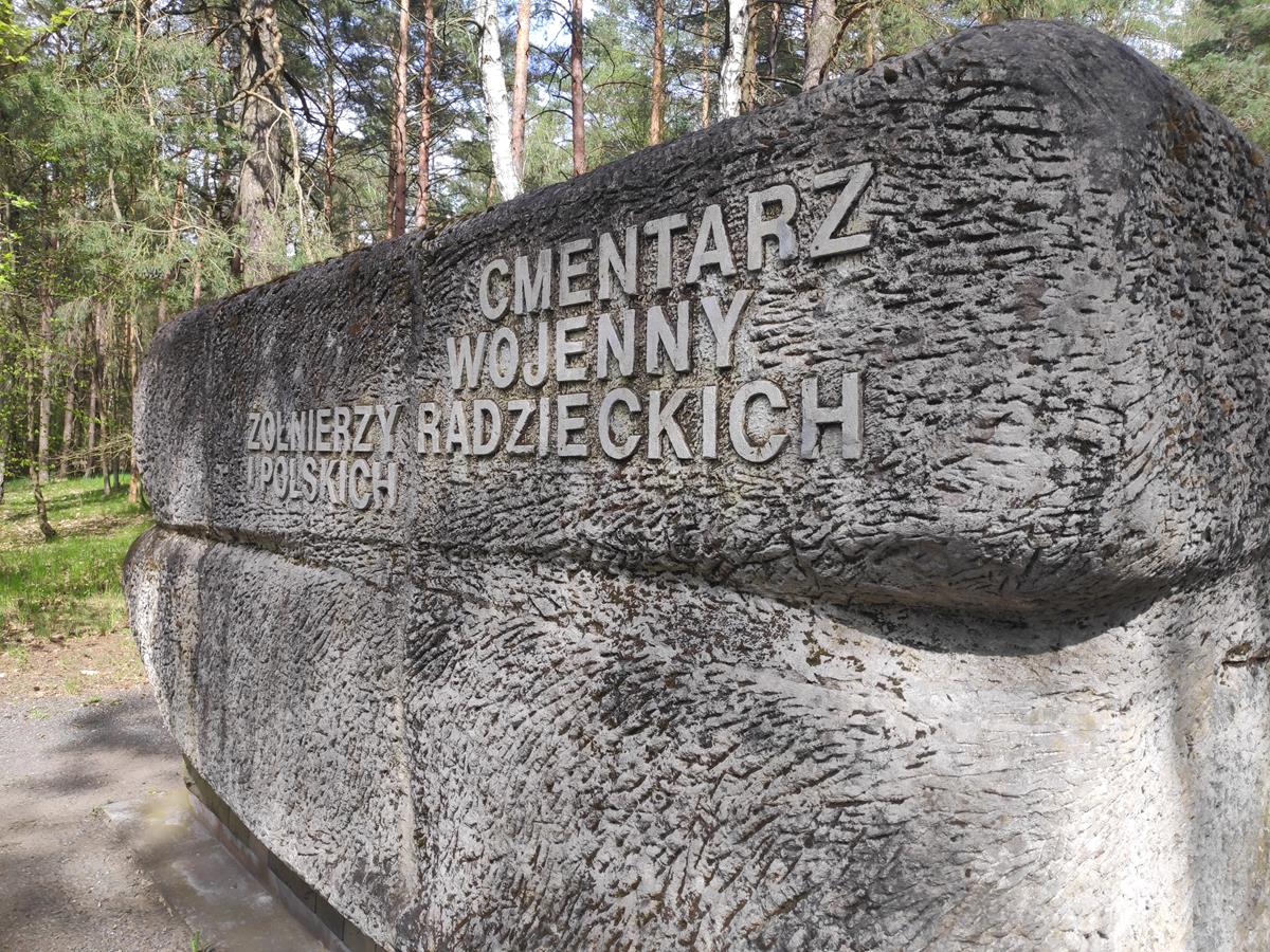 leszkowo piła cmentarz tablice podmienione prowokacja - Przemysław Stochaj - Radio Poznań