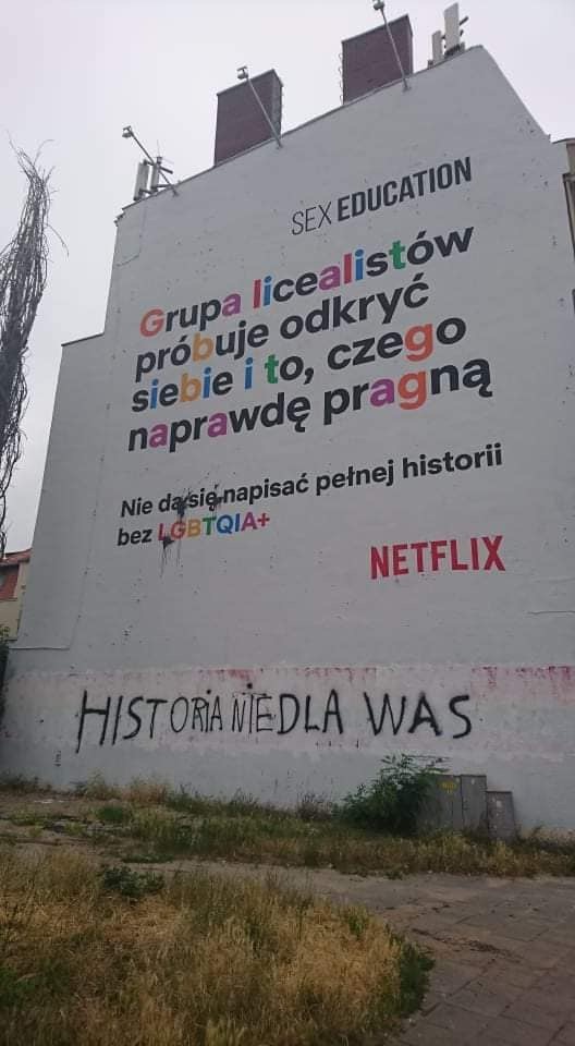 mural netflix - Księgarnia Zemsta - Facebook