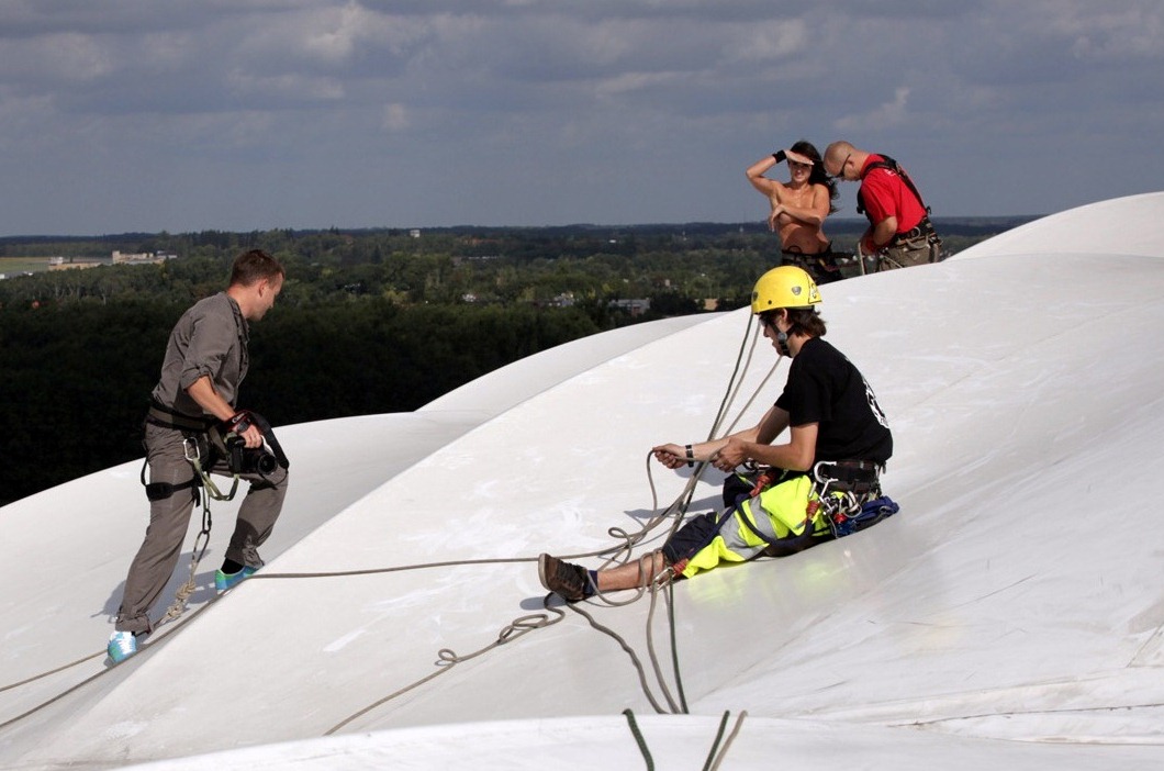 Modelki Playboya na stadionie - Jerzy Sadowski