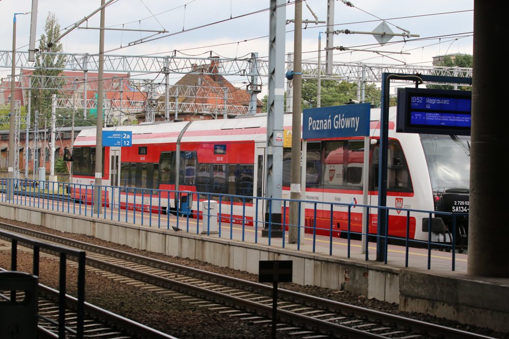 kolej pociąg poznan główny intercity dworzec poznań - Leon Bielewicz