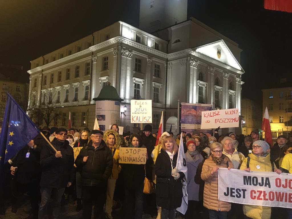 "Kalisz wolny od faszyzmu" marsz - Danuta Synkiewicz 