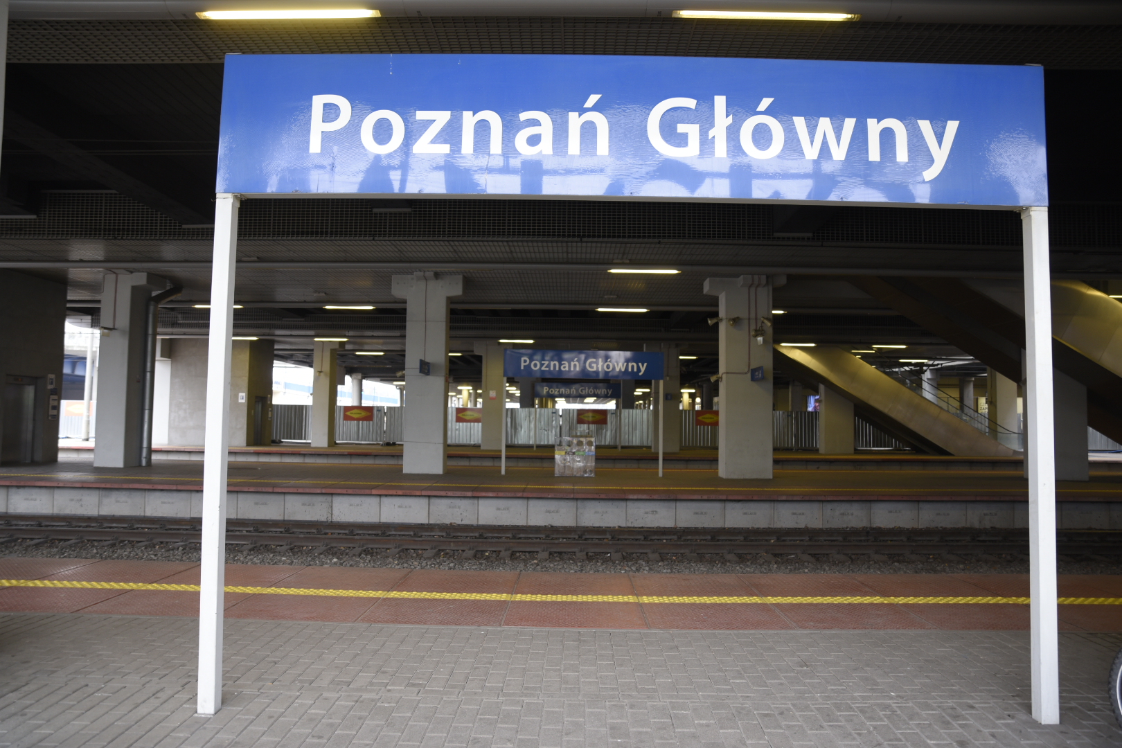 dworzec poznań główny kolej peron - Wojtek Wardejn