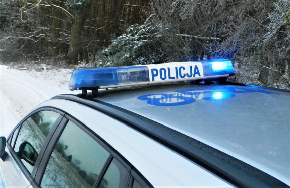 policja radiowóz zima - KPP Szamotuły 