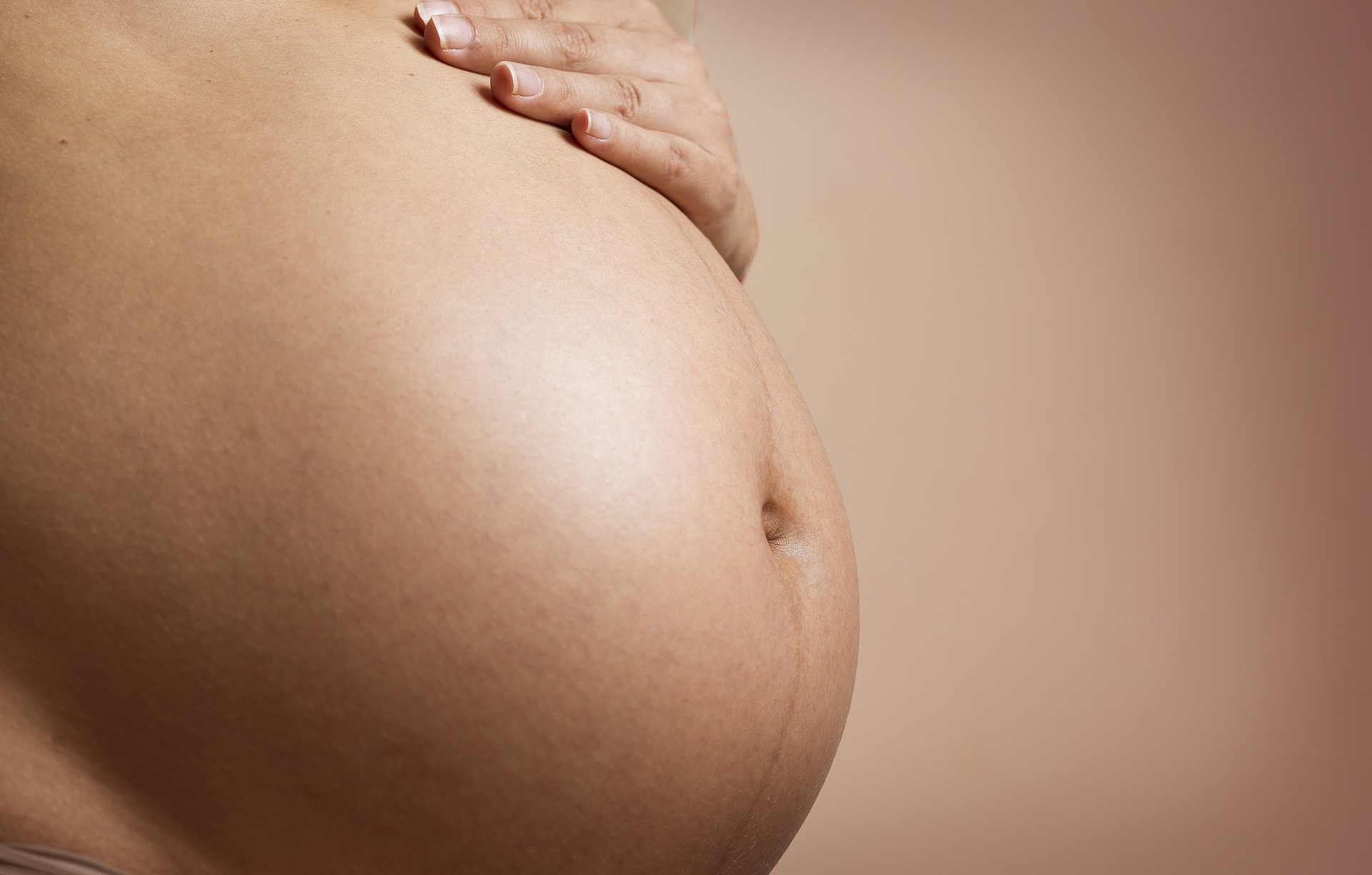 brzuch ciąża - Pixabay