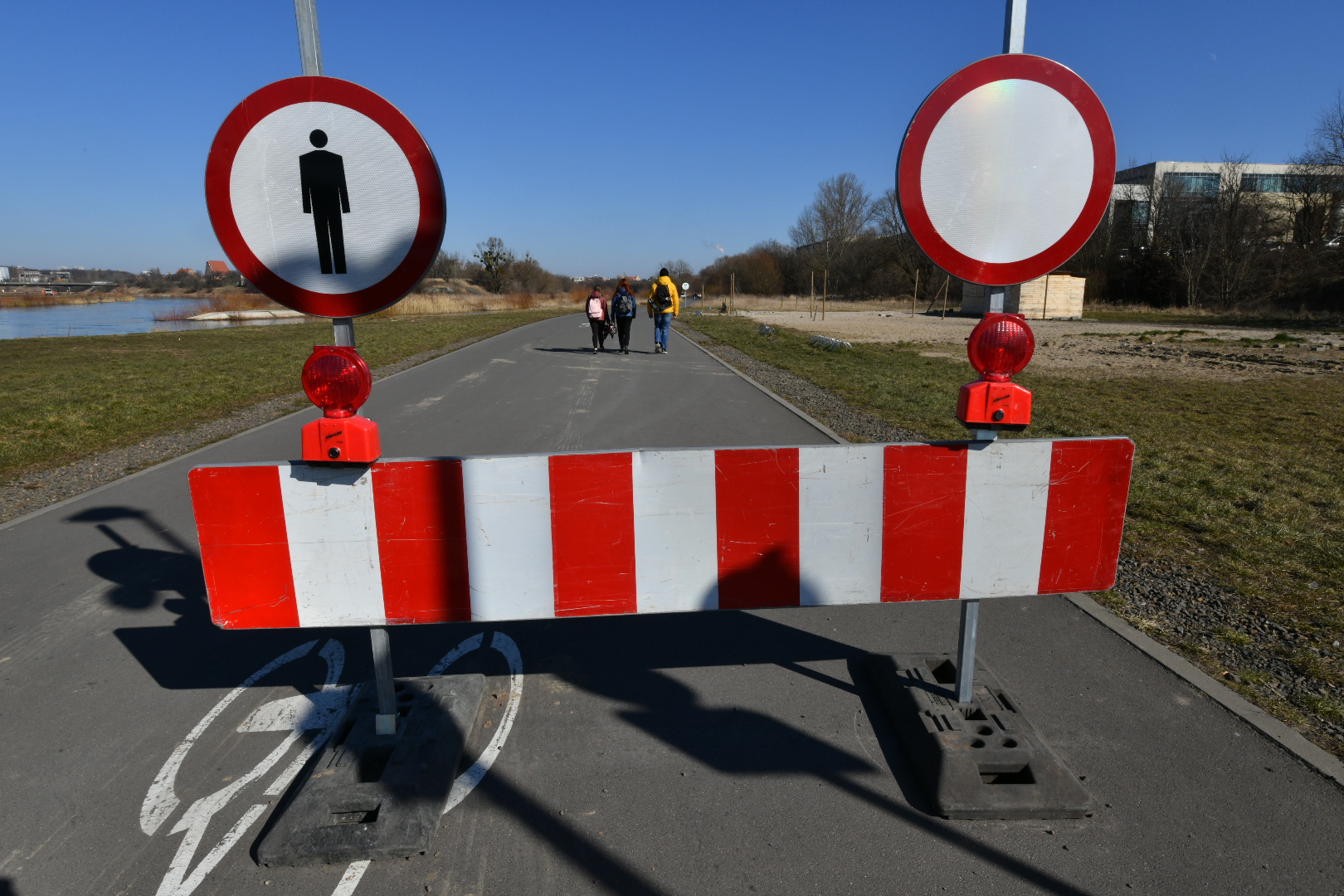 zamknięta wartostrada poziom warty wysoki - Wojtek Wardejn