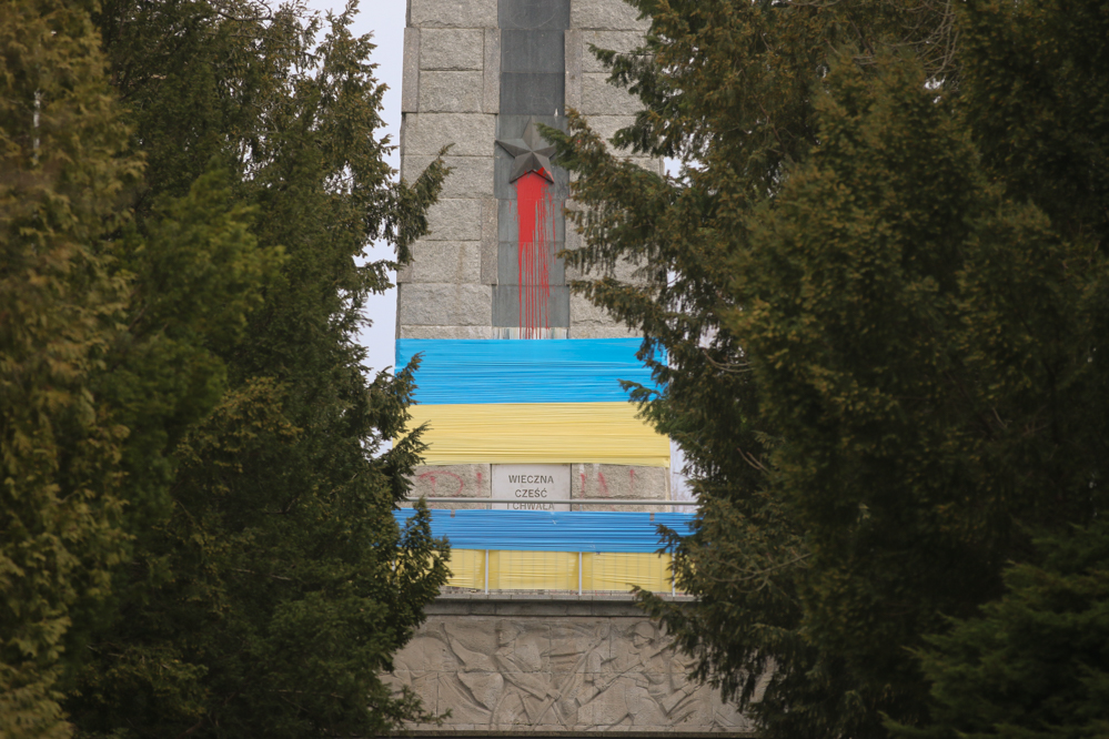 flaga ukrainy obelisk cytadela - Leon Bielewicz 