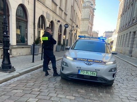 Poszukiwany mężczyzna wpadł podczas malowania hasła obrażającego prezydenta - Straż Miejska Miasta Poznania