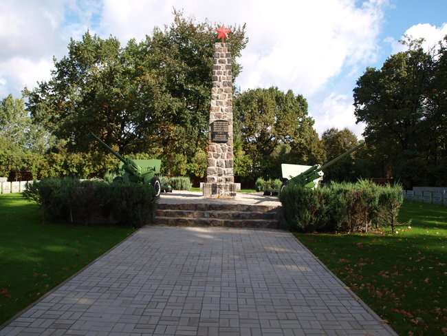 pomnik żołnierzy radzieckich kościan - UM Kościan