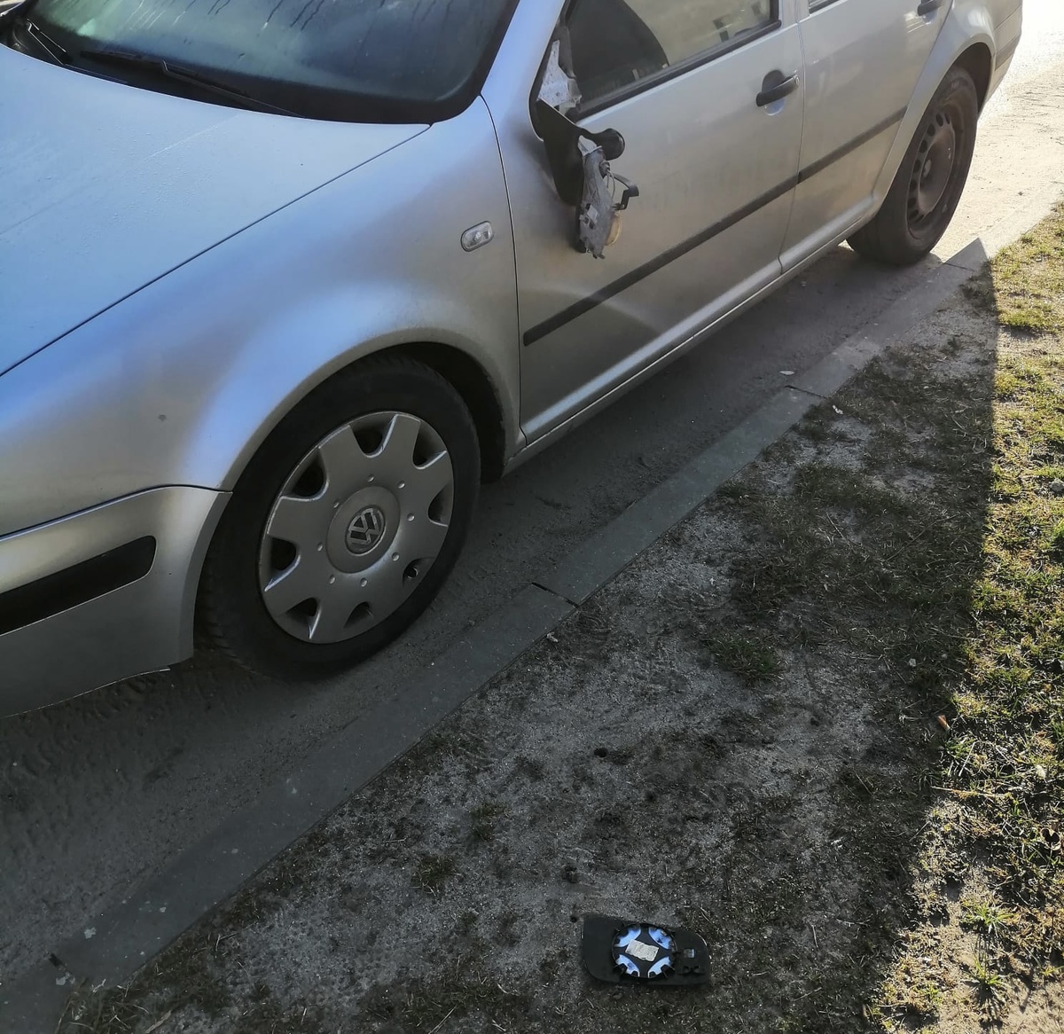 18 latek zniszczone samochody  - KPP Piła