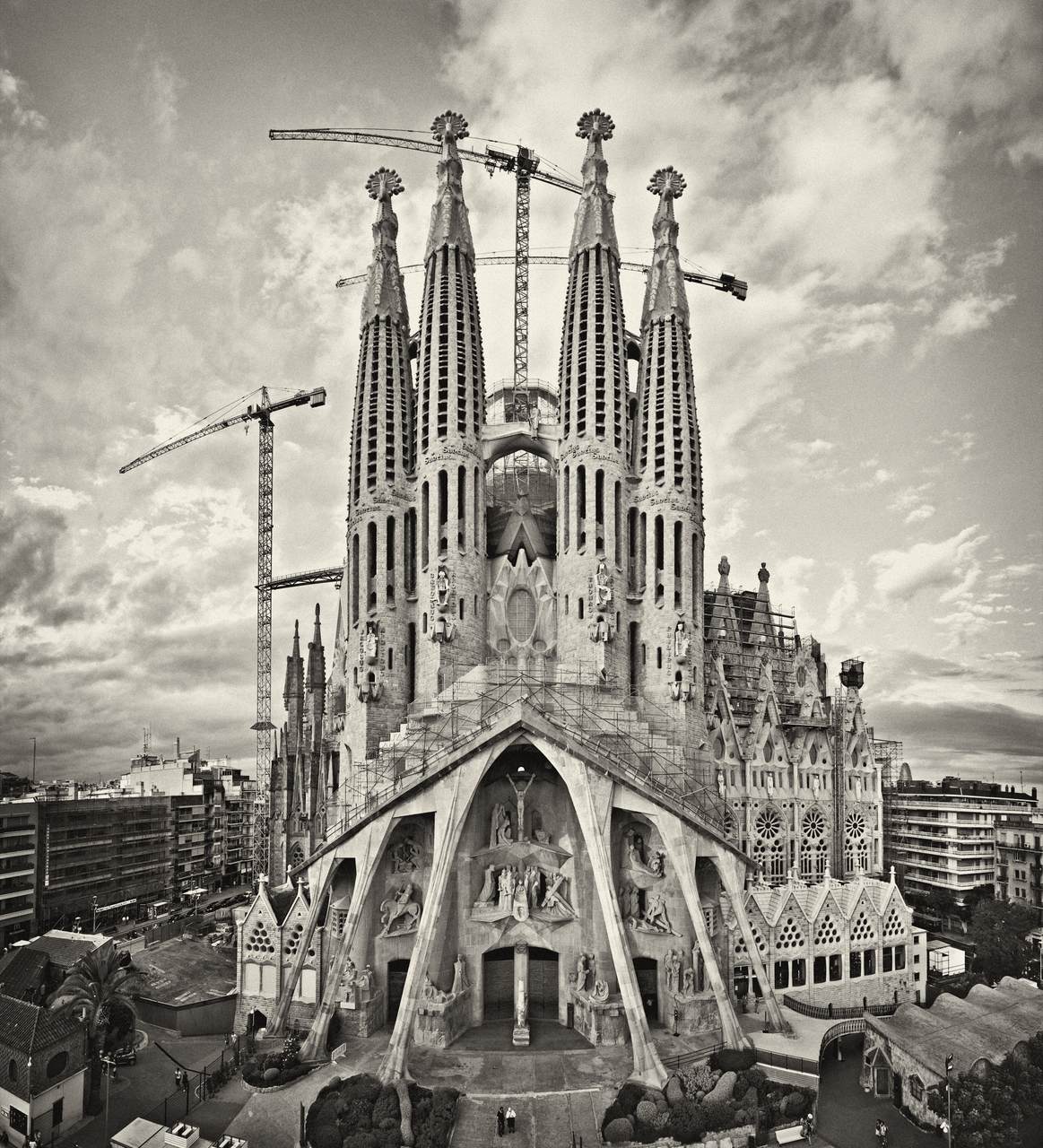 gaudi zamek kościół - materiały organizatora