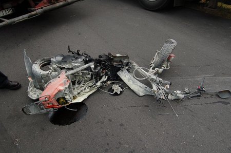 Rozbity motocykl - policja